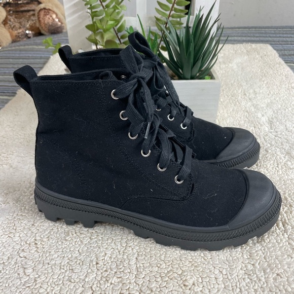 Skechers canvas boots size. 8 - Picture 1 of 4